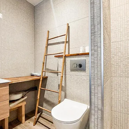 Дом отдыха Luxueuse Avec Piscine Saint-Laurent-de-la-Pree